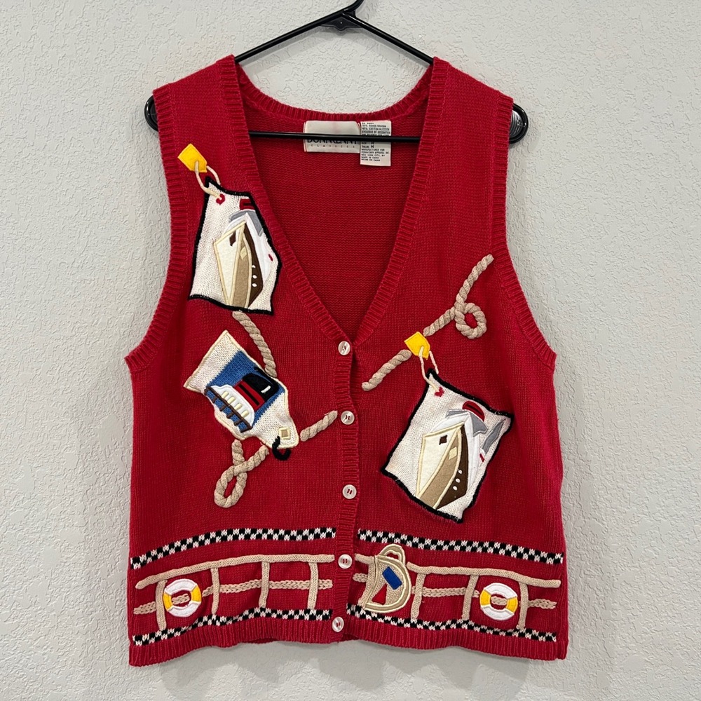 Donnkenny Classics Womens M Red Nautical Sweater Vest Ship Applique Coastal